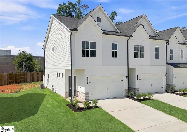 Photo 3 of Sale Pending at 120 Brass Tack Dr, Greenville, SC 29611 | MLS# 1589795 | Listing updated on 2026-09-08