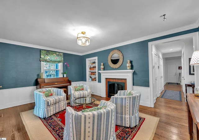 Photo 3 of Single family home for sale at 201 Brookwood Dr, Greenville, SC 29605 | MLS# 1603630 | Listing updated on 2026-09-11