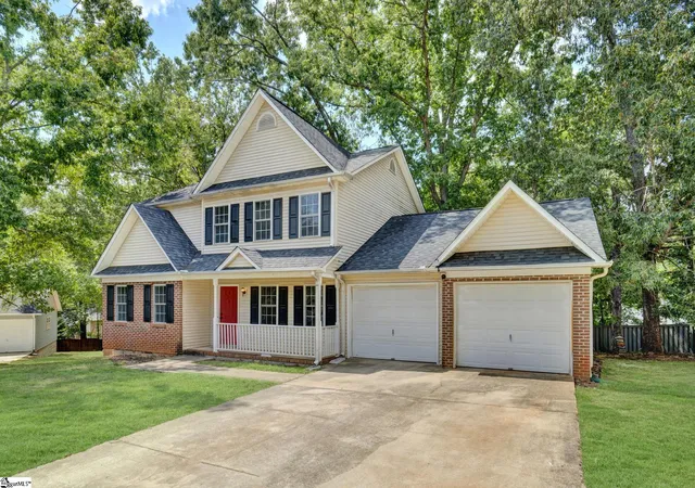 Photo 2 of Sale Pending at 208 Lindseybrook Trl, Mauldin, SC 29662 | MLS# 1602931 | Listing updated on 2026-09-10