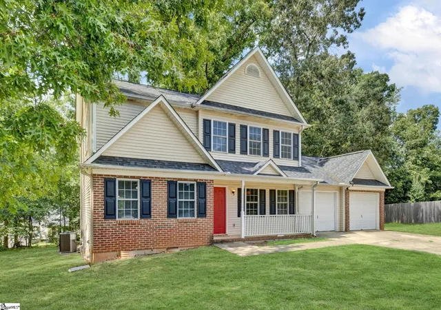 Photo 2 of Sale Pending at 208 Lindseybrook Trl, Mauldin, SC 29662 | MLS# 1602931 | Listing updated on 2026-09-10