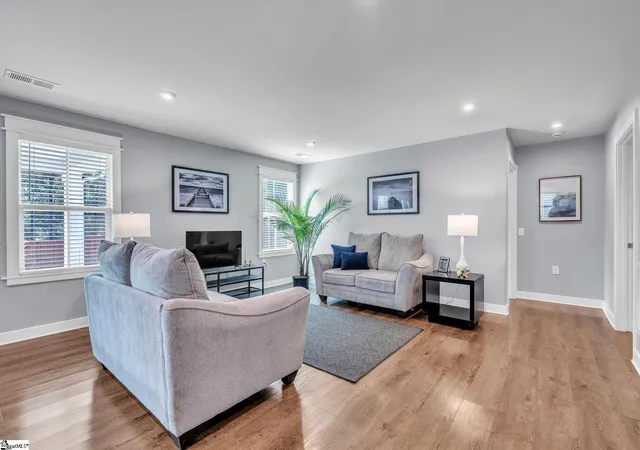 Photo 2 of Single family home for sale at 118 Timberwild Dr, Greenville, SC 29605 | MLS# 1605499 | Listing updated on 2026-10-27