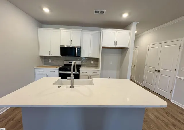 Photo 2 of Townhouse for sale at 108 Gauley St, Simpsonville, SC 29681 | MLS# 1599732 | Listing updated on 2026-09-13