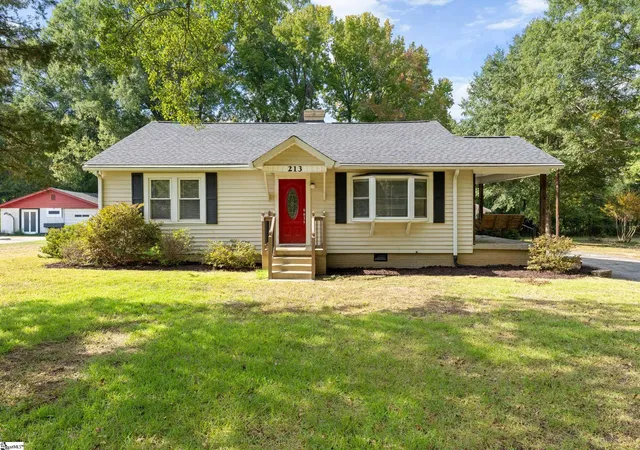 Photo 1 of Single family home for sale at 213 Oak Dr, Belton, SC 29627 | MLS# 1605672 | Listing updated on 2026-10-19
