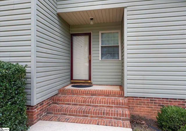 Photo 3 of Single family home for sale at 7 Bubbling Crk Dr, Travelers Rest, SC 29690 | MLS# 1602873 | Listing updated on 2026-09-03