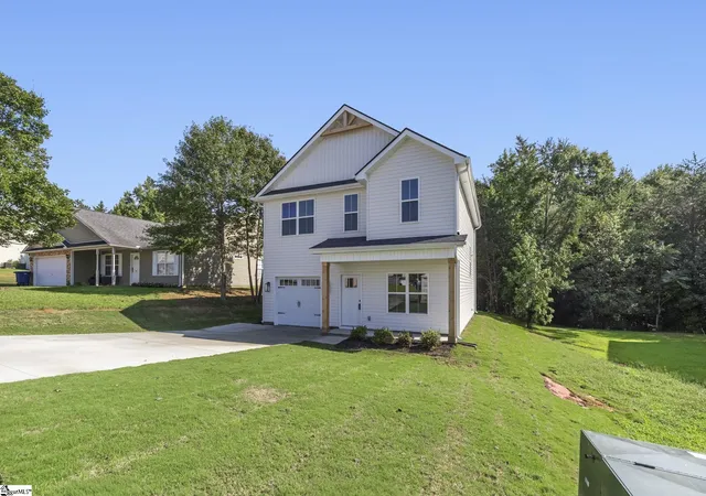Photo 3 of Single family home for sale at 335 Carnahan Dr, Spartanburg, SC 29306 | MLS# 1602937 | Listing updated on 2026-09-04