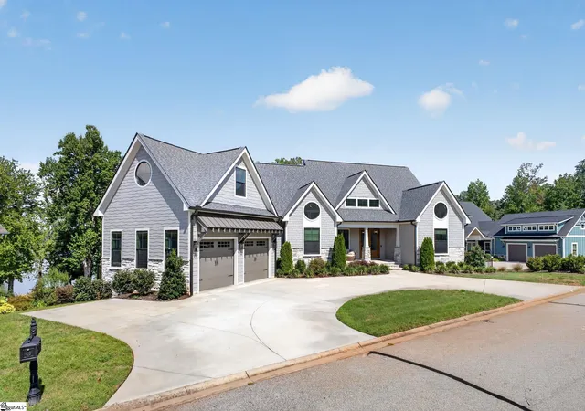 Photo 2 of Single family home for sale at 537 Coolwater Dr, Taylors, SC 29687 | MLS# 1605047 | Listing updated on 2026-09-27