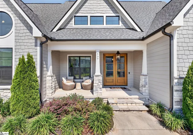 Photo 3 of Single family home for sale at 537 Coolwater Dr, Taylors, SC 29687 | MLS# 1605047 | Listing updated on 2026-09-27
