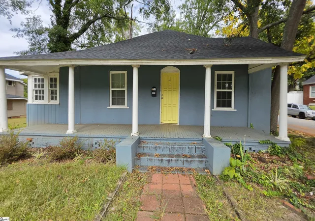 Photo 1 of Single family home for sale at 613 S Converse St, Spartanburg, SC 29306 | MLS# 1605917 | Listing updated on 2026-10-06
