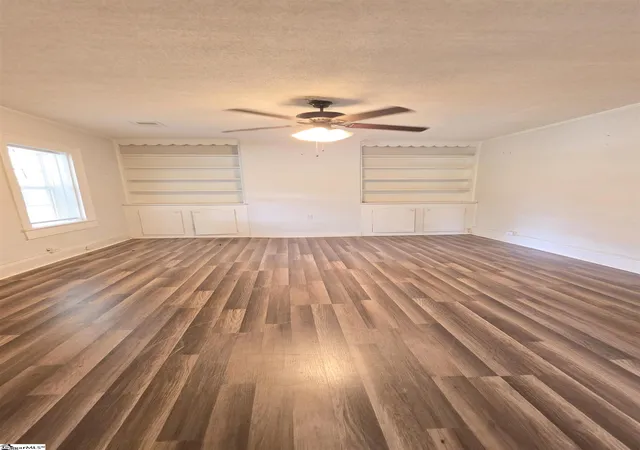 Photo 2 of Single family home for sale at 613 S Converse St, Spartanburg, SC 29306 | MLS# 1605917 | Listing updated on 2026-10-06