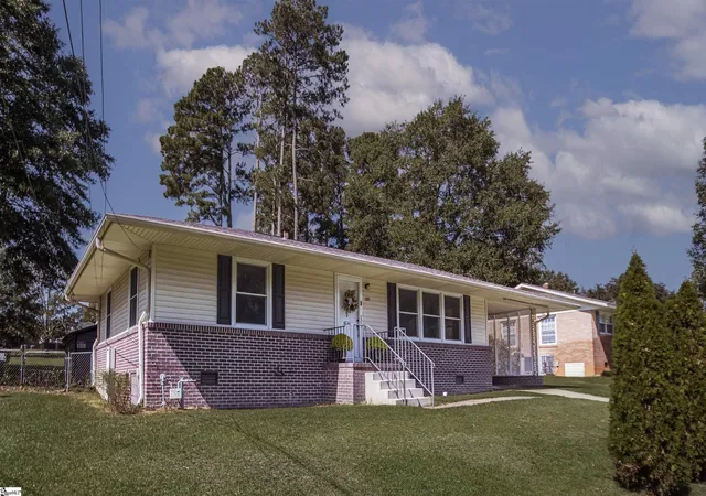 Photo 2 of Single family home for sale at 107 Vaughn St, Greer, SC 29651 | MLS# 1606246 | Listing updated on 2026-10-23
