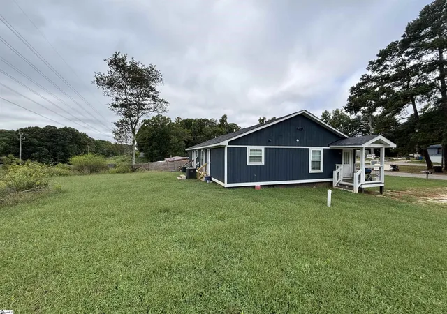 Photo 2 of Multi family home for sale at 125 Overbrook Dr, Liberty, SC 29657 | MLS# 1604900 | Listing updated on 2026-10-06