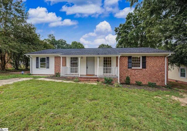Photo 1 of Single family home for sale at 108 Gary Ave, Simpsonville, SC 29681 | MLS# 1605777 | Listing updated on 2026-10-25