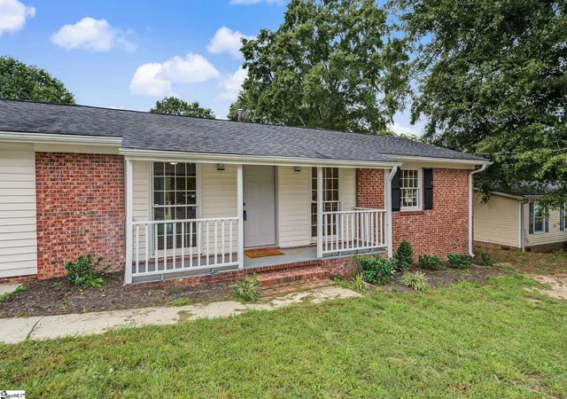 Photo 2 of Single family home for sale at 108 Gary Ave, Simpsonville, SC 29681 | MLS# 1605777 | Listing updated on 2026-10-25