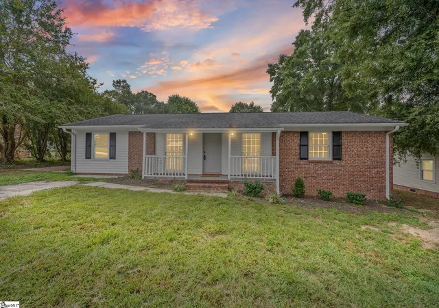 Photo 3 of Single family home for sale at 108 Gary Ave, Simpsonville, SC 29681 | MLS# 1605777 | Listing updated on 2026-10-25