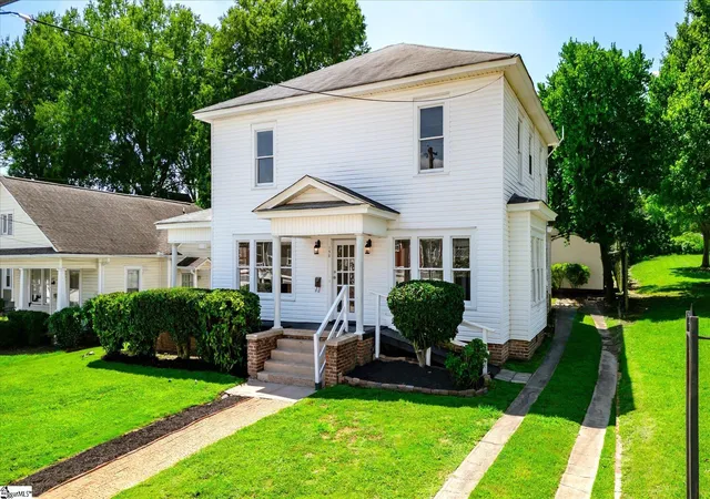 Photo 1 of Single family home for sale at 158 Avant St, Spartanburg, SC 29302 | MLS# 1603625 | Listing updated on 2026-09-12