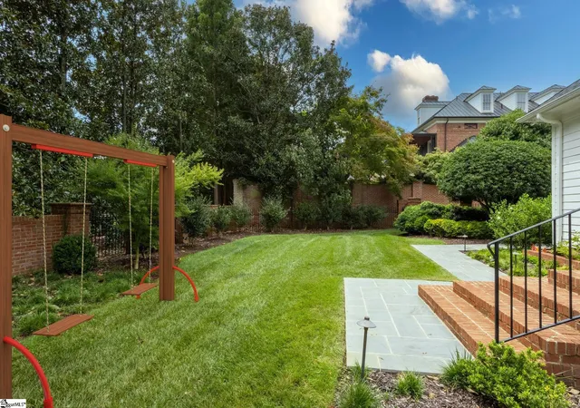 Photo 3 of Single family home for sale at 504 Hidden Hills Dr, Greenville, SC 29605 | MLS# 1603311 | Listing updated on 2026-09-10