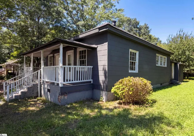 Photo 1 of Single family home for sale at 372 Oliver St, Spartanburg, SC 29303 | MLS# 1604178 | Listing updated on 2026-09-18