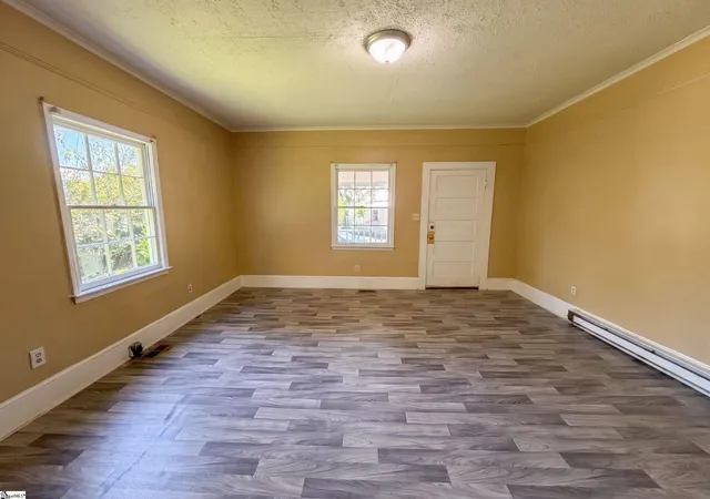 Photo 3 of Single family home for sale at 372 Oliver St, Spartanburg, SC 29303 | MLS# 1604178 | Listing updated on 2026-09-18