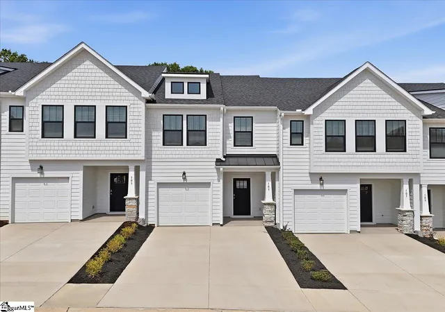 Photo 1 of Sale Pending at 105 Redfield Pl, Simpsonville, SC 29681 | MLS# 1603881 | Listing updated on 2026-10-01