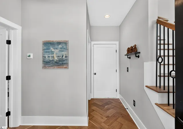 Photo 4 of Single family home for sale at 14 Perry Ave, Greenville, SC 29601 | MLS# 1602936 | Listing updated on 2026-09-04