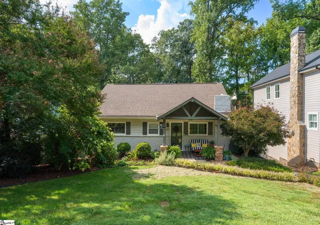 Photo 1 of Single family home for sale at 220 Cammer Ave, Greenville, SC 29605 | MLS# 1603180 | Listing updated on 2026-09-09