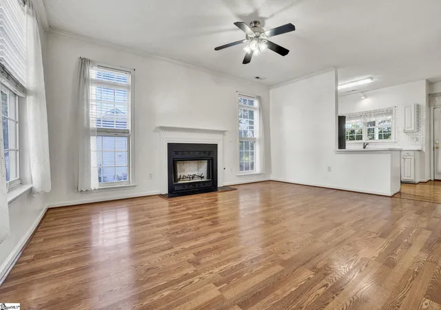 Photo 3 of Single family home for sale at 8 Boysenberry Dr, Taylors, SC 29687 | MLS# 1606020 | Listing updated on 2026-10-21