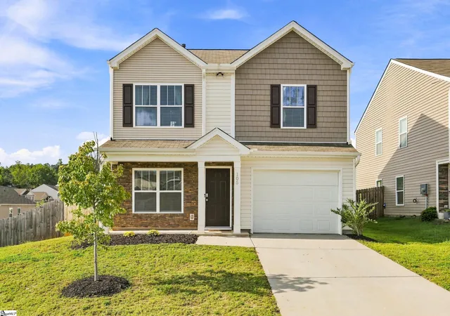 Photo 1 of Single family home for sale at 105 Rustic Ridge Dr, Easley, SC 29640 | MLS# 1603358 | Listing updated on 2026-09-09