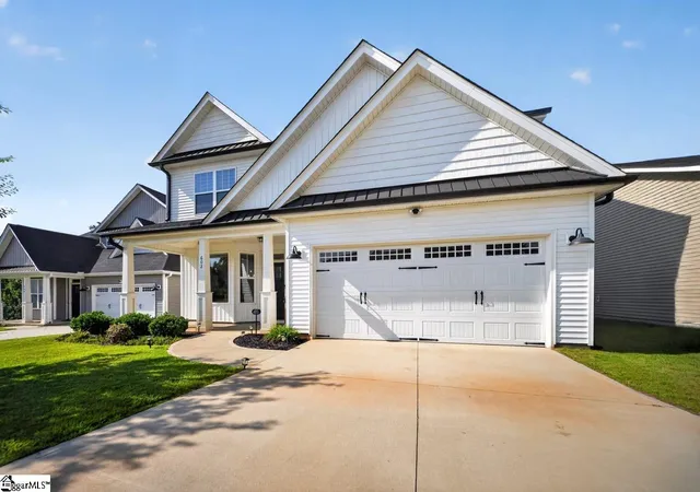 Photo 2 of Single family home for sale at 602 Tr Loop, Simpsonville, SC 29680 | MLS# 1604511 | Listing updated on 2026-09-23