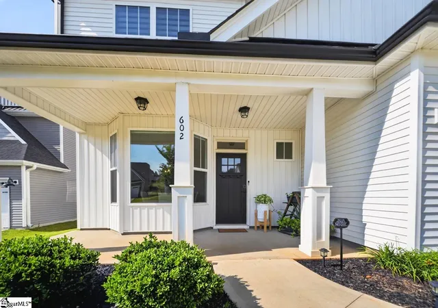 Photo 3 of Single family home for sale at 602 Tr Loop, Simpsonville, SC 29680 | MLS# 1604511 | Listing updated on 2026-09-23
