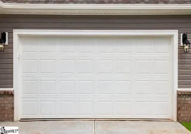 Photo 2 of Single family home for sale at 223 Chapel Creek Ct, Greenville, SC 29605 | MLS# 1583843 | Listing updated on 2026-10-16