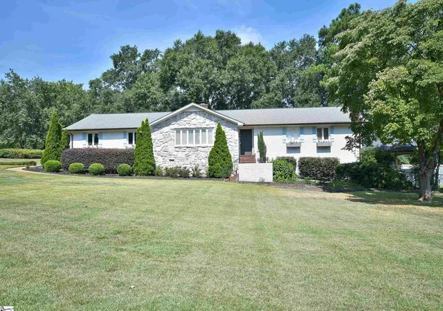 Photo 1 of Single family home for sale at 3001 River Rd, Piedmont, SC 29673 | MLS# 1605531 | Listing updated on 2026-10-27