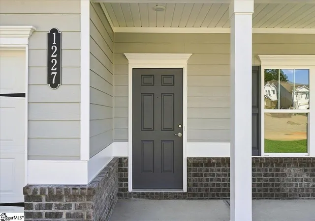 Photo 3 of Single family home for sale at 1227 Canterfield Pl, Spartanburg, SC 29307 | MLS# 1596579 | Listing updated on 2026-10-07