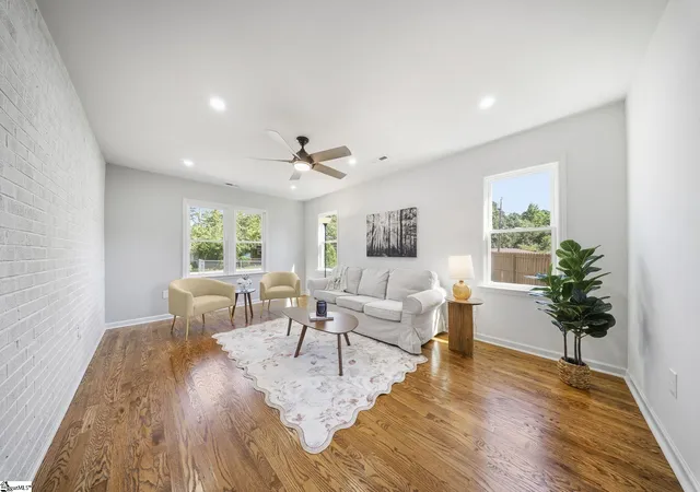 Photo 3 of Single family home for sale at 14 Dunlap Dr, Greenville, SC 29605 | MLS# 1604236 | Listing updated on 2026-10-02