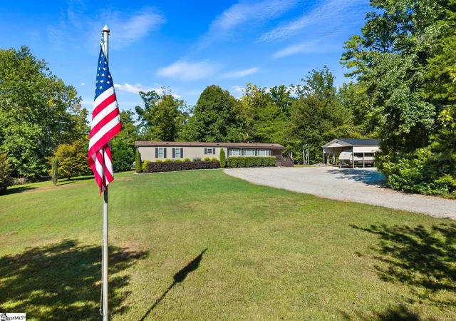 Photo 1 of Manufactured home for sale at 71 Lodgeview Ct, Gray Court, SC 29645 | MLS# 1605493 | Listing updated on 2026-10-01