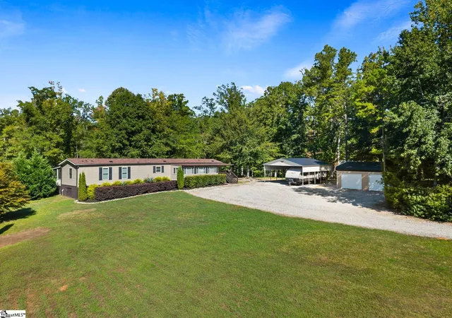 Photo 2 of Manufactured home for sale at 71 Lodgeview Ct, Gray Court, SC 29645 | MLS# 1605493 | Listing updated on 2026-10-01