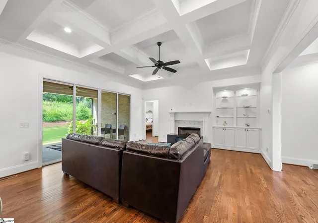 Photo 3 of Single family home for sale at 124 Chestnut Pond Ln, Simpsonville, SC 29681 | MLS# 1603780 | Listing updated on 2026-09-14