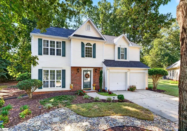 Photo 2 of Single family home for sale at 3 Watercrest Ct, Simpsonville, SC 29680 | MLS# 1605657 | Listing updated on 2026-10-22