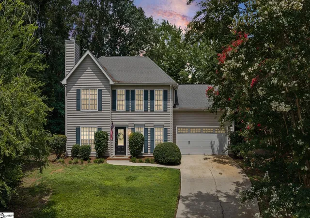Photo 2 of Single family home for sale at 13 Donegal Ct, Simpsonville, SC 29681 | MLS# 1603174 | Listing updated on 2026-09-10