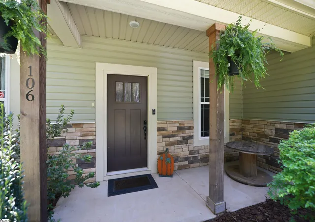 Photo 3 of Single family home for sale at 106 Charlie Rd, Liberty, SC 29657 | MLS# 1602883 | Listing updated on 2026-09-08
