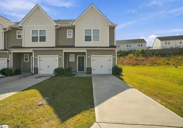 Photo 1 of Townhouse for sale at 211 Stone Fruit Ct, Duncan, SC 29334 | MLS# 1606388 | Listing updated on 2026-10-12