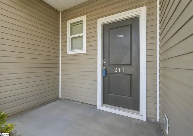 Photo 3 of Townhouse for sale at 211 Stone Fruit Ct, Duncan, SC 29334 | MLS# 1606388 | Listing updated on 2026-10-12