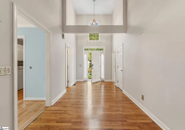 Photo 3 of Single family home for sale at 207 Kinard Way, Simpsonville, SC 29681 | MLS# 1604311 | Listing updated on 2026-10-16
