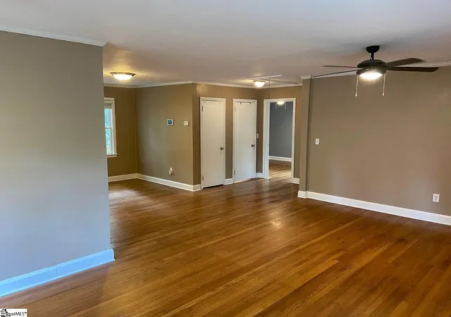 Photo 3 of Single family home for sale at 4 Elletson Dr, Greenville, SC 29607 | MLS# 1606285 | Listing updated on 2026-10-11