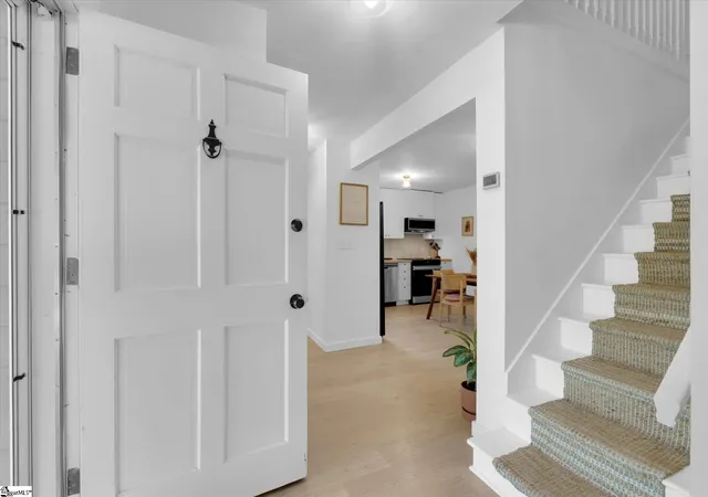 Photo 2 of Single family home for sale at 123 Mountain Chase Dr, Taylors, SC 29687 | MLS# 1604149 | Listing updated on 2026-09-18