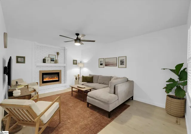 Photo 3 of Single family home for sale at 123 Mountain Chase Dr, Taylors, SC 29687 | MLS# 1604149 | Listing updated on 2026-09-18