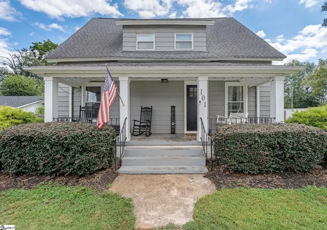 Single family home for sale at 101 Bud St, Greenville, SC 29617 | MLS# 1603399