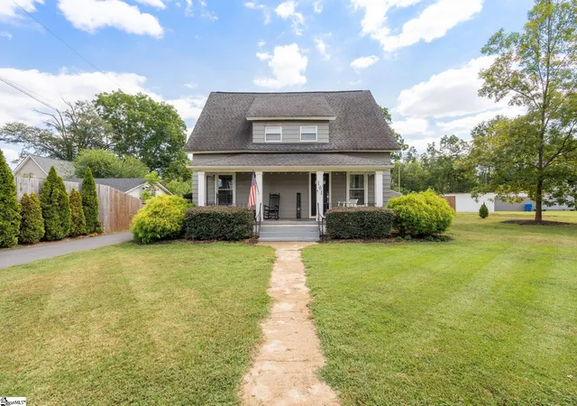Photo 2 of Single family home for sale at 101 Bud St, Greenville, SC 29617 | MLS# 1603399 | Listing updated on 2026-09-10