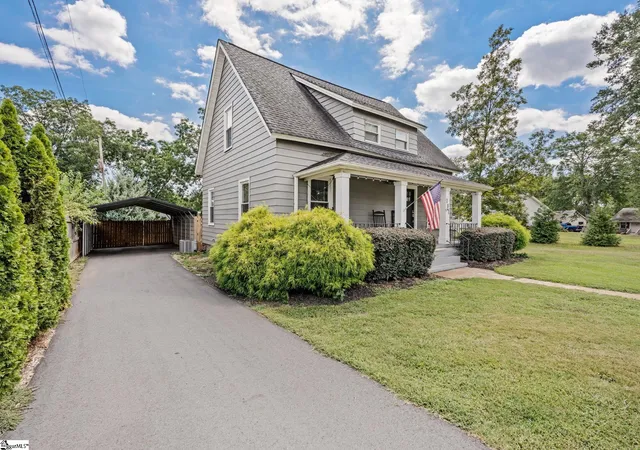 Photo 3 of Single family home for sale at 101 Bud St, Greenville, SC 29617 | MLS# 1603399 | Listing updated on 2026-09-10