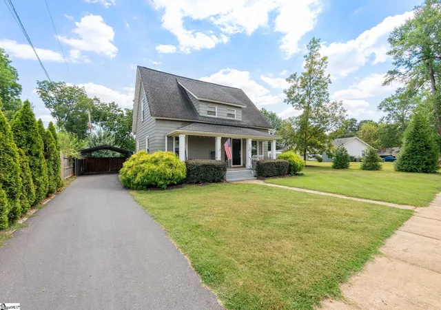 Photo 3 of Single family home for sale at 101 Bud St, Greenville, SC 29617 | MLS# 1603399 | Listing updated on 2026-09-10