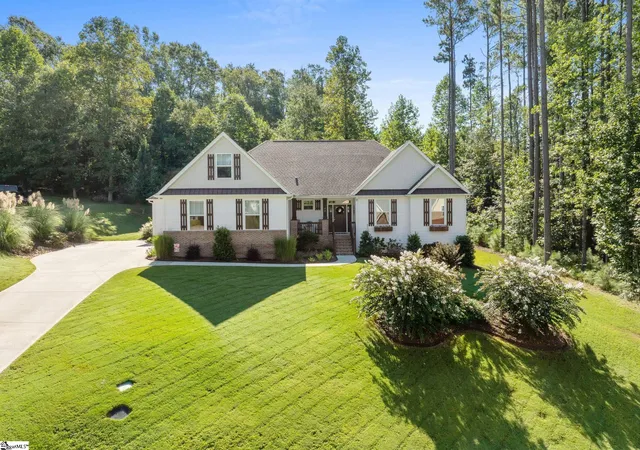 Single family home for sale at 35 Pinerock Dr, Travelers Rest, SC 29690 | MLS# 1603696